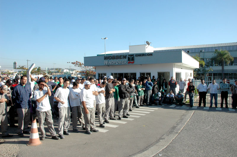 As mobilizações nas portas das fábricas do Grupo 10 vão prosseguir até os patrões apresentarem propostas satisfatórias