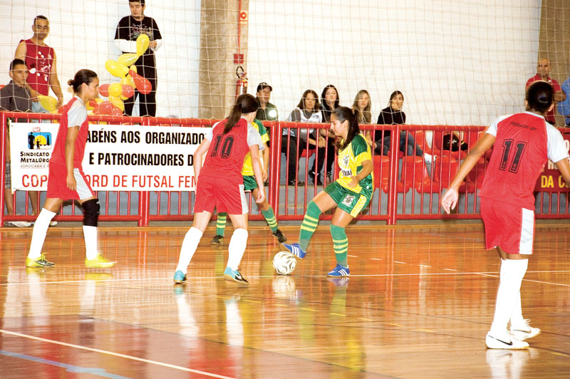 Ano passado ginásio já sediou jogos da Copa Record de Futsal Feminino