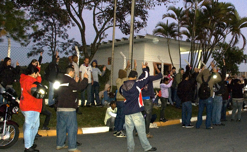 Trabalhadores participam de assembleia conduzida pelo Sindicato e aprovam redução da jornada de 43,5 para 42 horas semanais