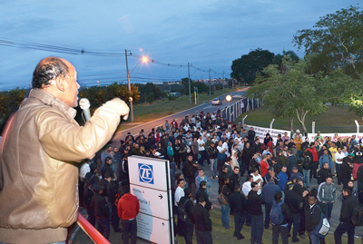 Além de ser punida por praticra assédio moral, ZF, enfrentou protesto do Sindicato devido demissões de lesionados