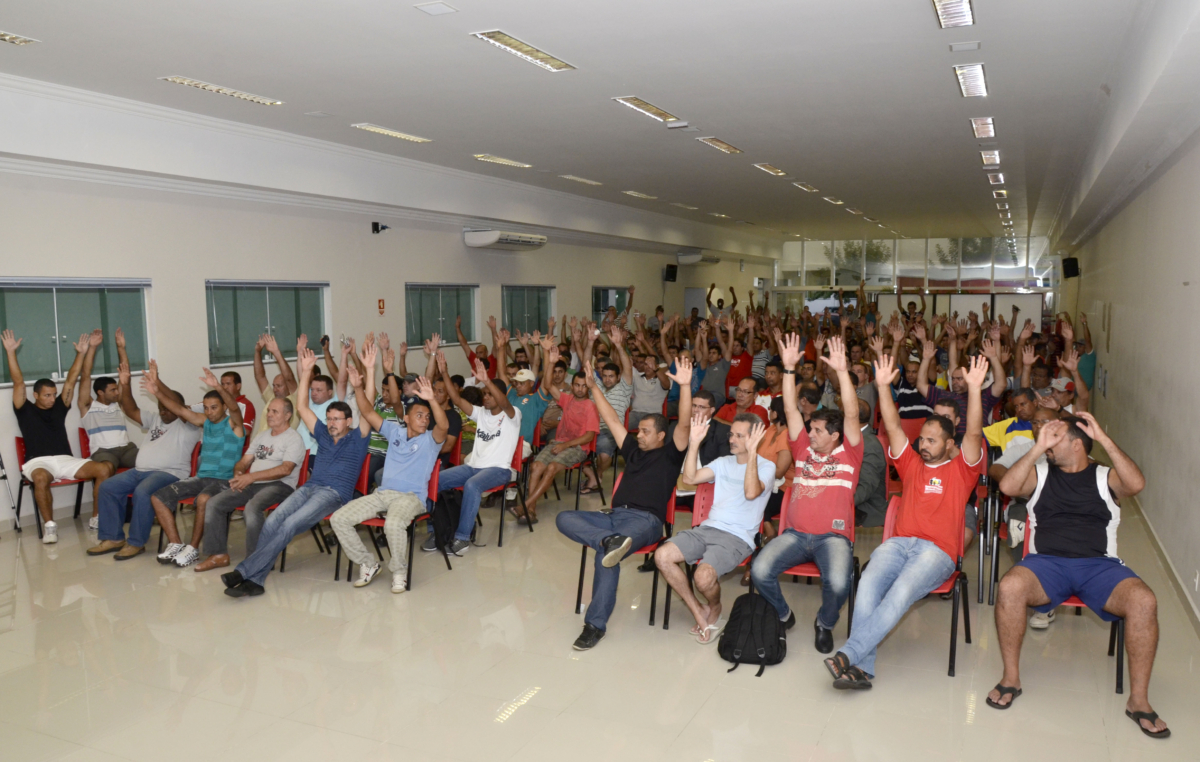 Assembleia na sexta-feira também definiu que o primeiro turno das eleições será dias 19, 20 e 21 de fevereiro