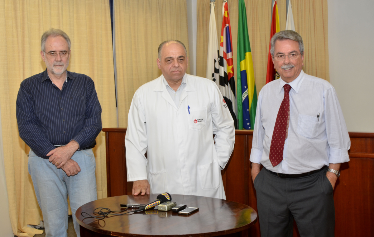 Mudanças na Santa Casa foram apresentadas à imprensa pelo secretário Armando Raggio (esq.), pelo gestor Francisco Fernandes e pelo Prefeito Pannunzio