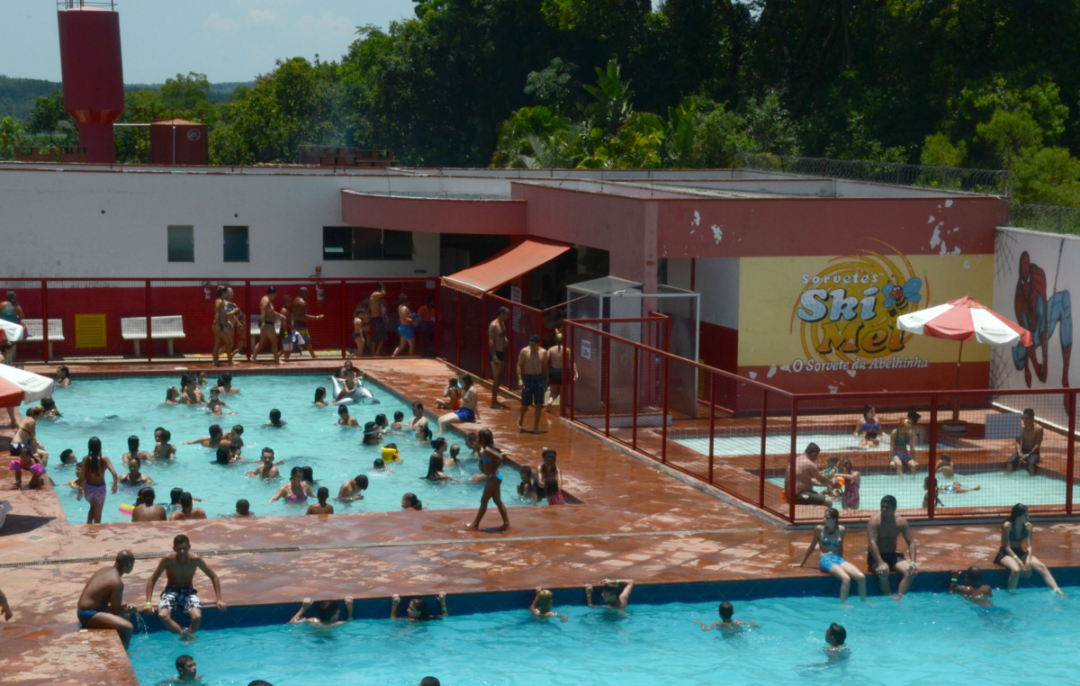 Os exame dermaólógicos para uso da piscina têm duração de 3 meses e devem ser refeitos, obrigatoriamente, após este período