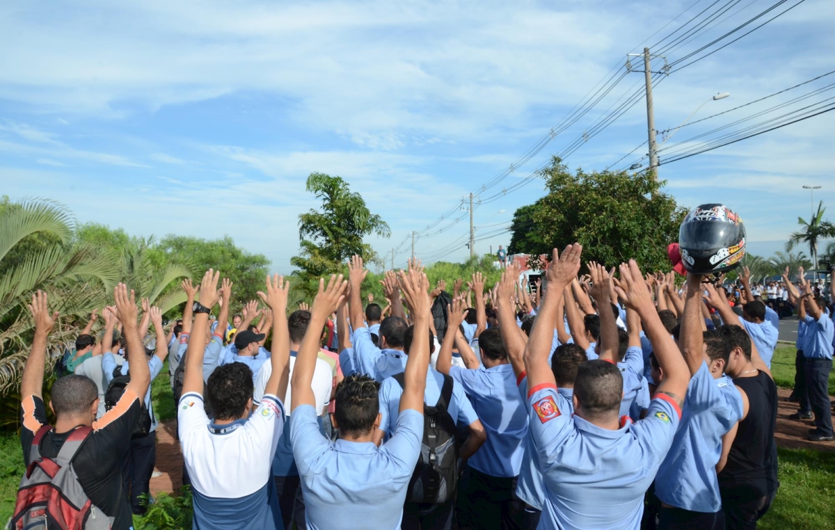 Trabalhadores da unidade Bosch no momento da votação da assembleia