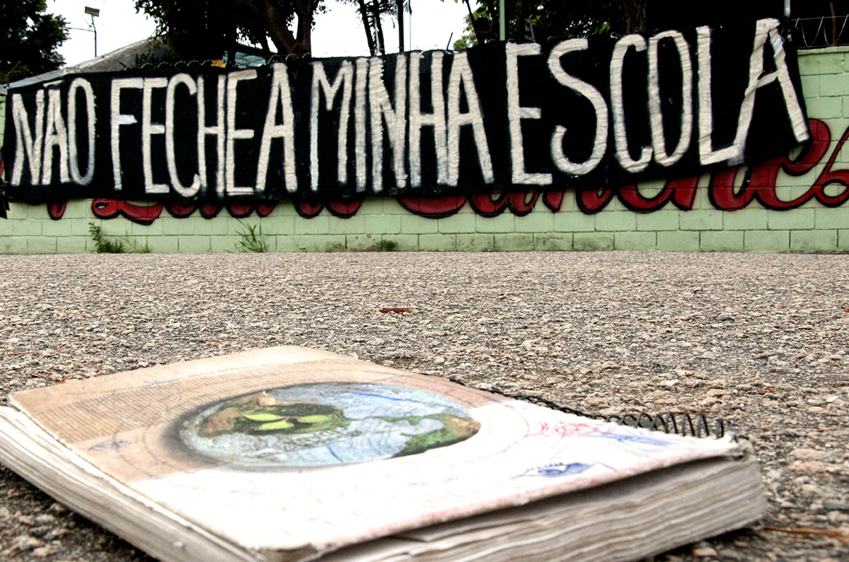 Em Sorocaba, estudantes secundaristas ocuparam a escola estadual Lauro Sanches na noite de quarta-feira, dia 18