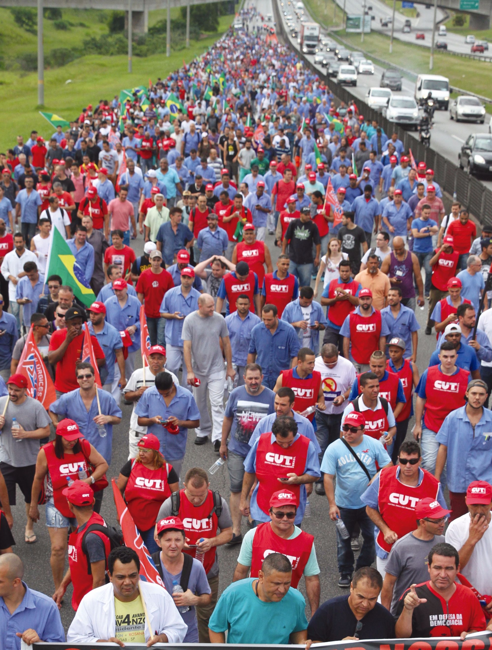 Resistência: Centrais e movimentos sociais preparam agenda de manifestação