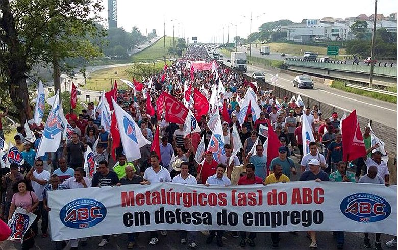 Ato público organizado pelo Sindicato dos Metalúrgicos do ABC, em defesa do emprego. Entidade inicia processo de eleição de nova diretoria