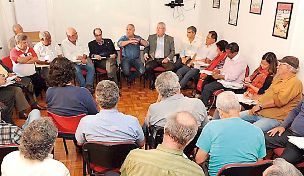 Reunião entre representantes das centrais sindicais aconteceu na segunda-feira, dia 29; greve deve ocorrer entre os dias 26 e 30 de junho