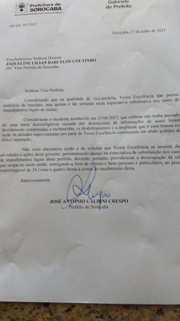 Documento enviado à casa da vice-prefeita, Jaqueline Coutinho, nesta segunda-feira.