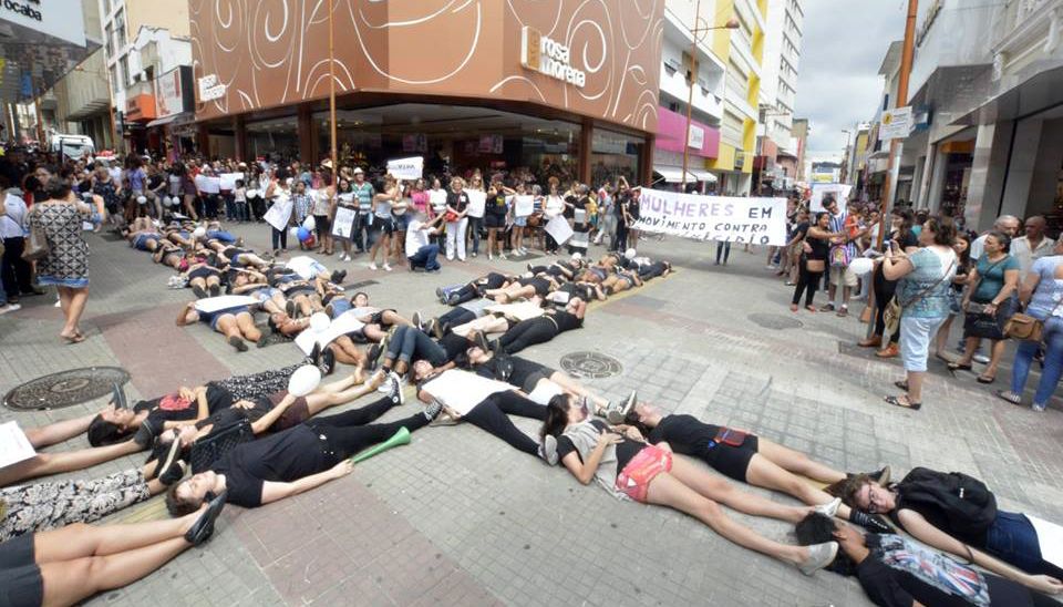 O Conselho da Mulher promove conscientização sobre a violência doméstica e reivindica ações públicas. Na foto, ato contra o feminicídio em Sorocaba, no dia 6 