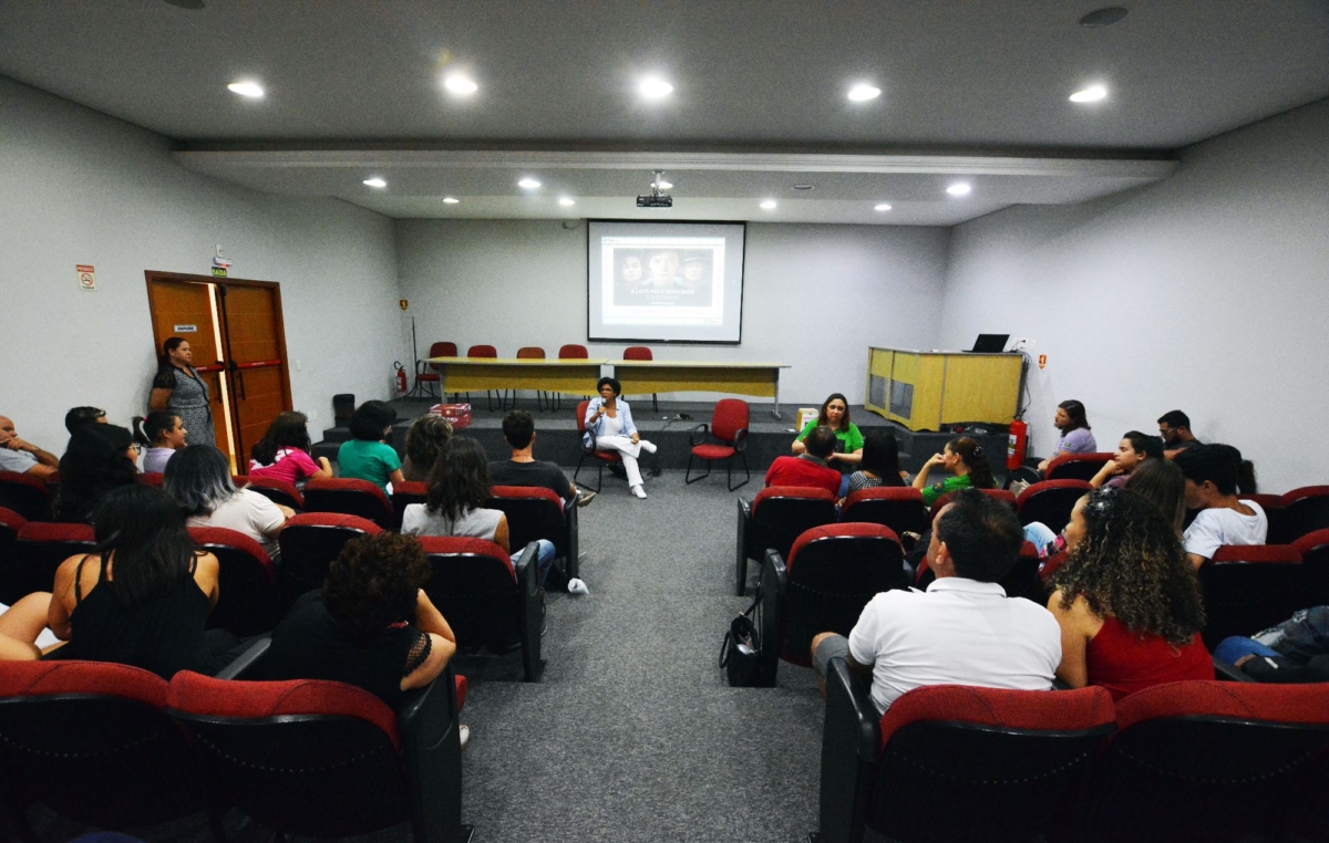 Além do cine debate o SMetal promove também oficinas gratuitas para mulheres