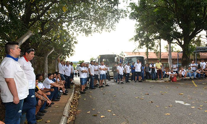 Trabalhadores da Dana participaram da assembleia realizada no início da tarde desta quarta, 14