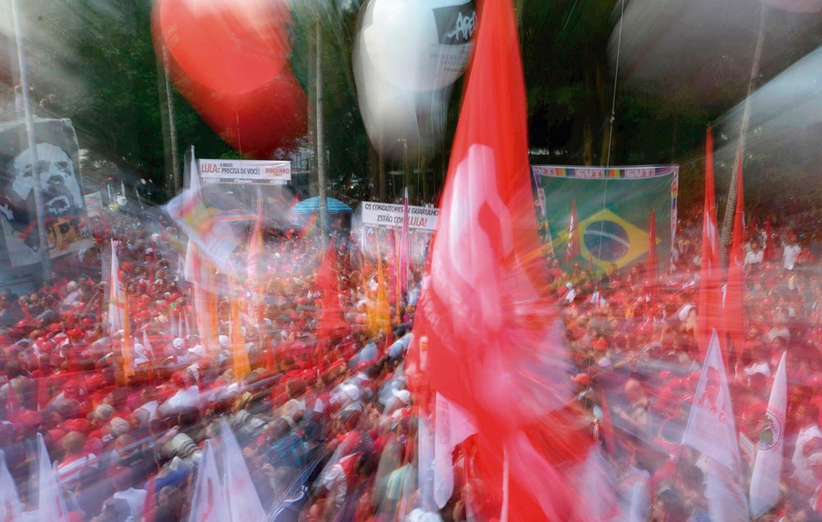 Em São Paulo, haverá ato político-cultural na Pça da República, às 12h, com diversas atrações musicais, organizado pelas frentes Brasil Popular e Povo Sem Medo