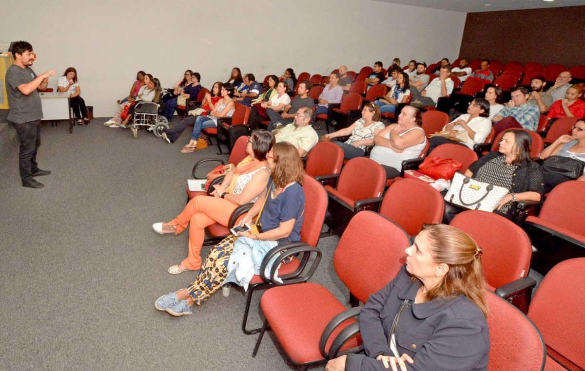 A exibição do filme 'Arábia' fez parte do Ciclo de Formação do SMetal e contou com a participação de estudantes e trabalhadores de diversos segmentos