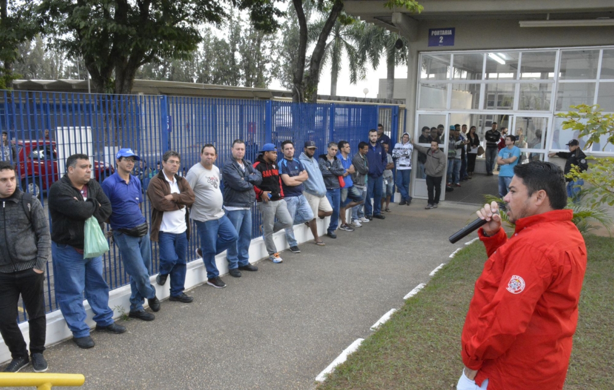 SMetal conduziu a assembleia e informou sobre as negociações em andamento