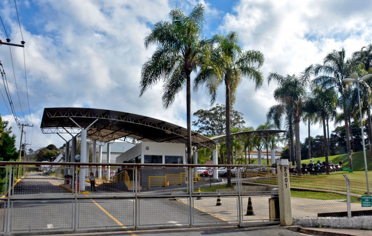 A Vesuvius fabrica aparelhos e equipamentos de medidas, teste e controle e fica no bairro Paula e Mendes, em Piedade