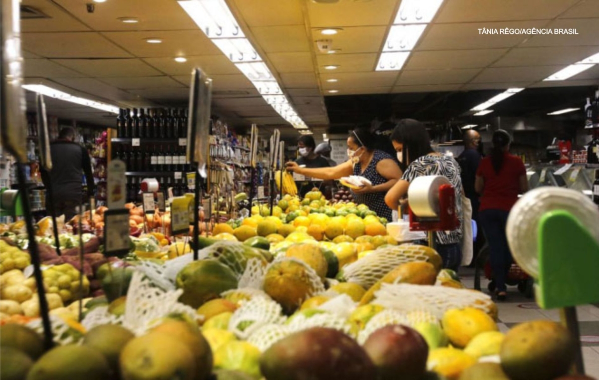 Valor do mínimo se distancia cada vez mais do ideal para os trabalhadores suprirem despesas com alimentação, moradia, saúde, entre outros