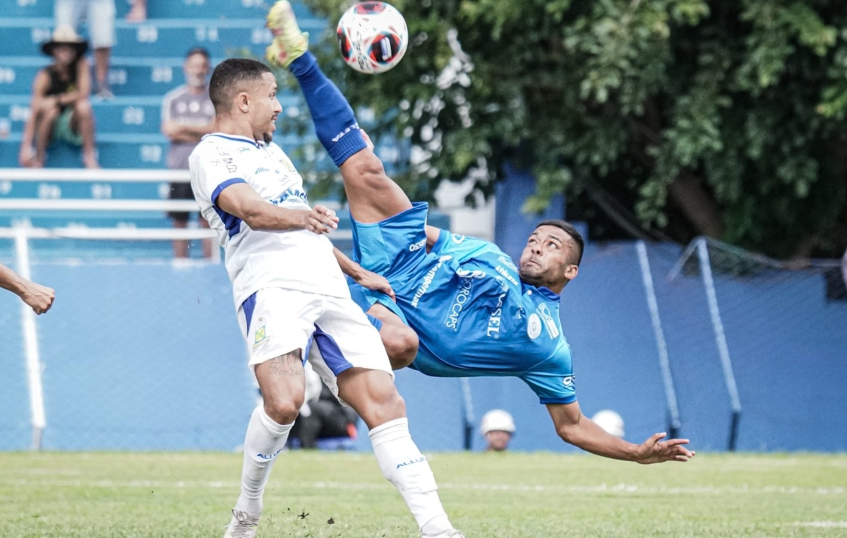 Atacante Marcos Nunes marcou o golaço aos 40 minutos do segundo tempo